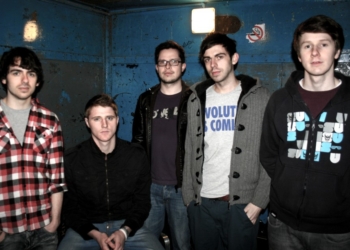 Town Cried Wolf – Lost In A Room Full Of Glass