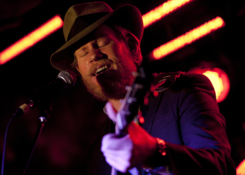 Jarrod Dickenson – The Lonesome Traveller