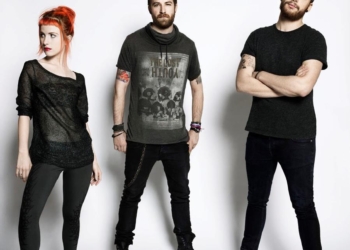 Paramore – Still Into You (Music Video)