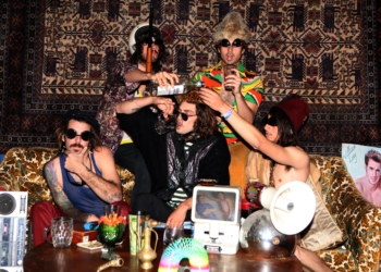 The Growlers – Hung At Heart