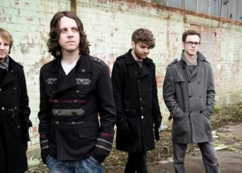 Interview ⁞ A Plastic Rose