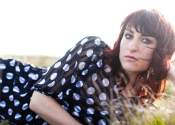 Hannah Georgas – Enemies