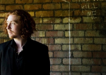 Interview  ⁞ VerseChorusVerse