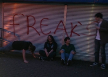Stream ► Freak’s – ‘With An Apostrophe’