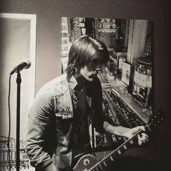 Chris Madden – ‘Crazy Bars & Fast Cars’