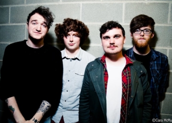 Premiere: The Bayonettes – 2 Miles For Me Is 1000 For You