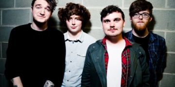 Premiere: The Bayonettes – 2 Miles For Me Is 1000 For You