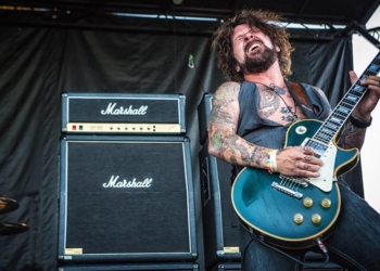 Interview: Tracii Guns