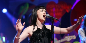 Bronagh Gallagher – Gather Your Greatness