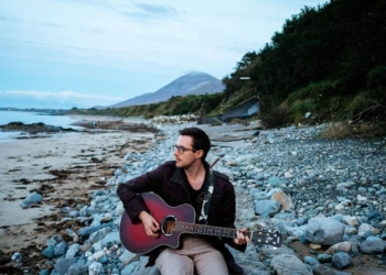 Premiere: Glass Wings – For A Little While