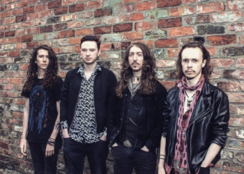 saint sapphire band photo