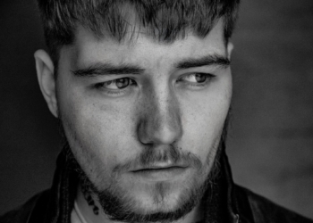 Stream: Sam Wickens – Cliffside