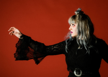 Watch: Hex Hue & Arvo Party – Anyway