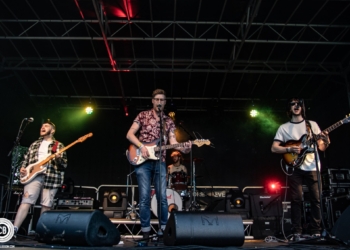 Red Eye Pariah - Photography by Jonah Gardner